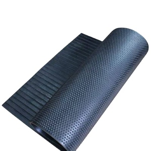 GREAT FARM Tapis en caoutchouc noir côtelé fin et stable pour vache et cheval, fabriqué en Chine, pour revêtement de sol en élevage. - Product Image 1