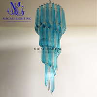Lustre en verre long à plusieurs niveaux, style cascade bleue médiévale française, décoration d'intérieur de luxe léger pour villa, escalier et hall haut.