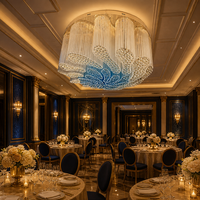 Lustre de hall d'hôtel personnalisé coloré, grand lustre de plafond moderne de luxe, lustre de plafond sur mesure