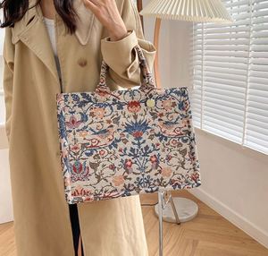 <b>Large</b> Capacity New Personalized Embroidered <b>Handbag</b> - Product Image 5