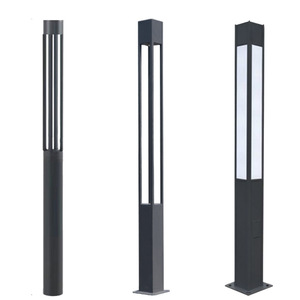 Lampadaire de jardin LED extérieur moderne, corps en laiton, IP65, 2700K, blanc chaud doux, détecteur de mouvement, alimenté par énergie solaire, garantie 10 ans - Product Image 4