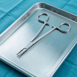 Porte-aiguille chirurgical professionnel de haute qualité Neivert, 14 cm, pointe large, en acier inoxydable - Product Image 2