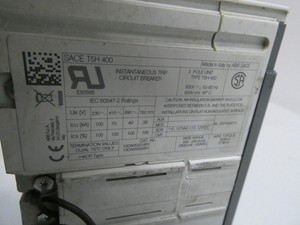 Disjoncteur moulé NewT5H 400 3p 400a Amp 600v-ac PLC Garantie 12 mois - Product Image 4
