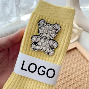 Créateur de mode cristal ours coton chaussettes pour femmes Logo personnalisé coloré arc-en-ciel nouveau gros bas et manchette Logo Position - Product Image 2