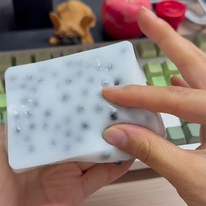 Juguete Antiestrés Creativo y Divertido de TPR Extremadamente Suave, Juguete de Tofu Pegajoso de Gran Tamaño para Niños y Adultos - Product Image 4