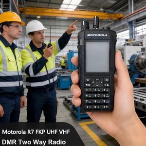 Radio Bidireccional MOTOTRBO R7 con Teclado Completo, DMR, VHF, IP68, Resistente al Agua, GPS, Wi-Fi, Walkie Talkie Industrial Portátil - Product Image 2