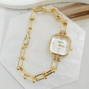 Montres-bracelets pour femmes serties de diamants carrés avec mouvement à quartz, nouveaux designs, montres-bracelets pour femmes - Product Image 1