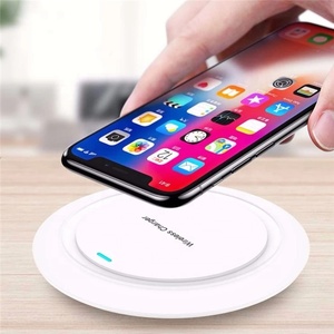 Cargador inalámbrico portátil de carga rápida de 15W Cargador de batería de la almohadilla de carga del teléfono celular para <span class=keywords><strong>iPhone</strong></span> 11 <span class=keywords><strong>Pro</strong></span> <span class=keywords><strong>Max</strong></span> - Product Image 4