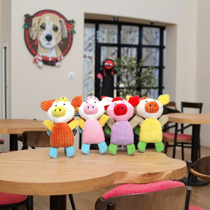 Fabrikant Nieuwe Aankomst Multi Kleuren Huisdier Schattig Dier Grappig Varken Onverwoestbaar Pluche Speelgoed Kauwen Kies Hond Speelgoed Met Pieper - Product Image 1