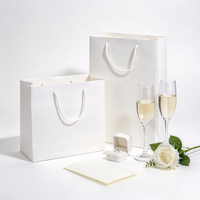 Sac en papier pour vêtements de mariage, chaussures, produits, magasin, shopping, cadeau, emballage haut de gamme blanc, vente en gros, différentes tailles 13*6*19, sac en carton