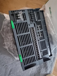Contrôleur PLC industriel TM241CE40R TM241CE24R TM241CE48R TM241CE64R - Product Image 3