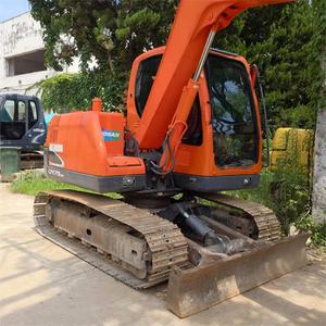 Excavadora sobre orugas <span class=keywords><strong>Doosan</strong></span> Dx75 de <span class=keywords><strong>7</strong></span> toneladas usada de Corea en buenas condiciones lista para la venta - Product Image 2