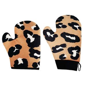 Applicateur de mitaines autobronzantes en velours <span class=keywords><strong>Gant</strong></span> de bronzage sans soleil imprimé léopard en fibre SPA Gants de bronzage à motif marron - Product Image 2