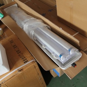 Lámpara LED a Prueba de Explosiones IECEx ATEX de Alta Resistencia, Material GRP, 2*18W, 100lm/w, Luz Lineal de 2 pies, IP66, Lámpara Fluorescente - Product Image 4