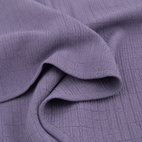 Tissu tricoté warp crêpé 98% polyester 2% élasthanne, résistant aux plis, extensible, jacquard à carreaux, pour robe de femme