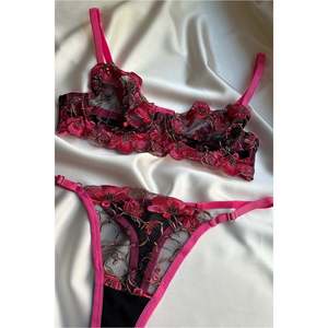 Pink Floral Detail Convertible Bra and <b>G</b>-<b>String</b> <b>Panty</b> Set with Bow Decoration Soft and Padded for Ladies - Product Image 3