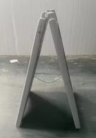Panneau de signalisation de trottoir en forme de A V-Mate pour extérieur, en plastique, double face, pliable, avec base à eau, format A1