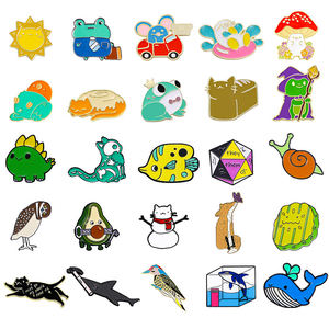 Pin de Lapela Personalizado com Design de Animal de Anime Fofo, Pin de Metal Personalizado para Roupas e Chapéus - Product Image 3