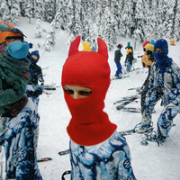 Cagoule de ski en acrylique tricotée au crochet, motif à carreaux, amusante et personnalisée, avec cornes et oreilles, unisexe pour adultes, pour fêtes et usage quotidien