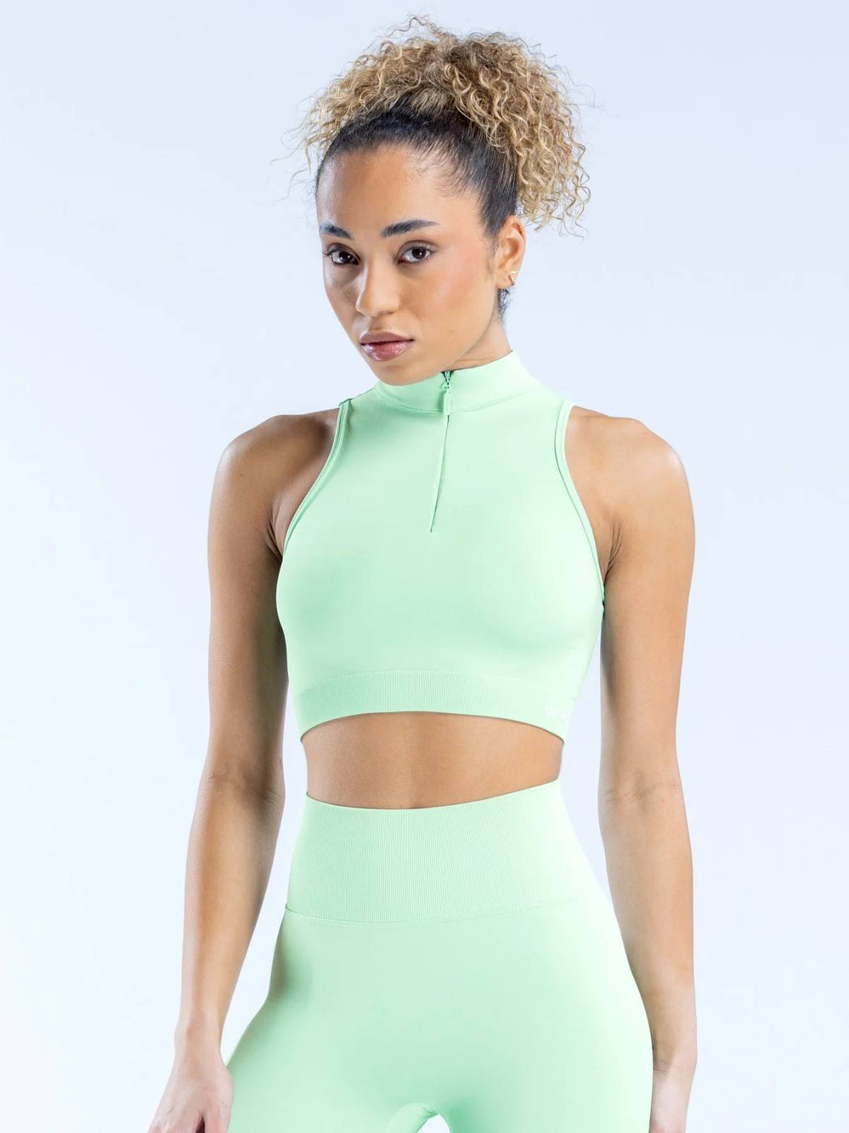 สีเขียว