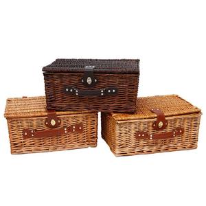 Cesta de Regalo Navideña de Mimbre Natural de Lujo - Cesta de Picnic Impermeable con Plato y Cubiertos Incluidos - Product Image 1