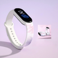 Montre électronique ovale en plastique imperméable, petite et fraîche, best-seller d'usine, montre intelligente pour enfants, montre de sport, montre pour femme et fille