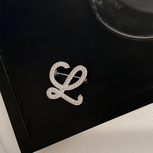 新しいファッションハイエンド女性用コサージュ文字ブローチシンプルなデザイン絶妙なニッチでフルジルコニウムスーパーフラッシュラグジュアリー - Product Image 3