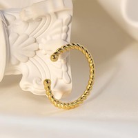 Perhiasan Wanita Mewah Trendi Lapis Emas 18K Bahan Stainless Steel Cincin Jari Hati yang Dapat Disesuaikan Set Cincin Hadiah Khusus