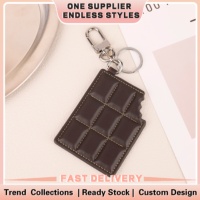 Breloque de sac en forme de chocolat en gros, pendentif en similicuir, accessoire porte-clés pour intérieur de voiture, pochette zippée, boîte cadeau