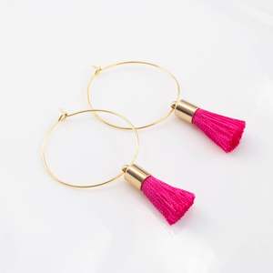 Pendientes Magenta, Pendientes con Borlas Magenta Hechos a Mano, Felicidad en Cada Pieza - Product Image 1