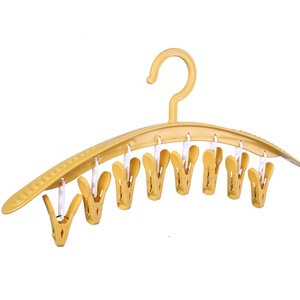 Hot Sale Sturdy Durable Multifunctional Plastic Material Hanger With Clips