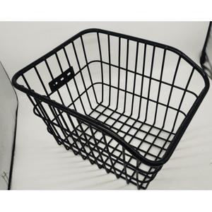 Cesta de bicicleta de metal negro, duradera, para niños y estudiantes, con accesorios reflectantes rojos - Product Image 2