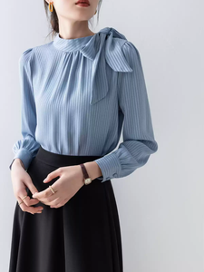 Blusa Elegante para Mujer, Estilo Ejecutivo para el Trabajo, con Cuello de Lazo, Manga Larga y Rayas de Satén - Product Image 3
