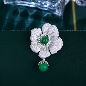 Vintage requintado banhado a prata cobre zircão cúbico pavimentar esmeralda verde grande flor broche pin para mulheres prom clothing broches - Product Image 4