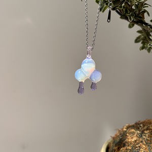 Collar Hecho a Mano con Colgante de Esmalte de Colores en Forma de Nube y Gota de Lluvia, Estilo Lujoso y Exclusivo - Product Image 2