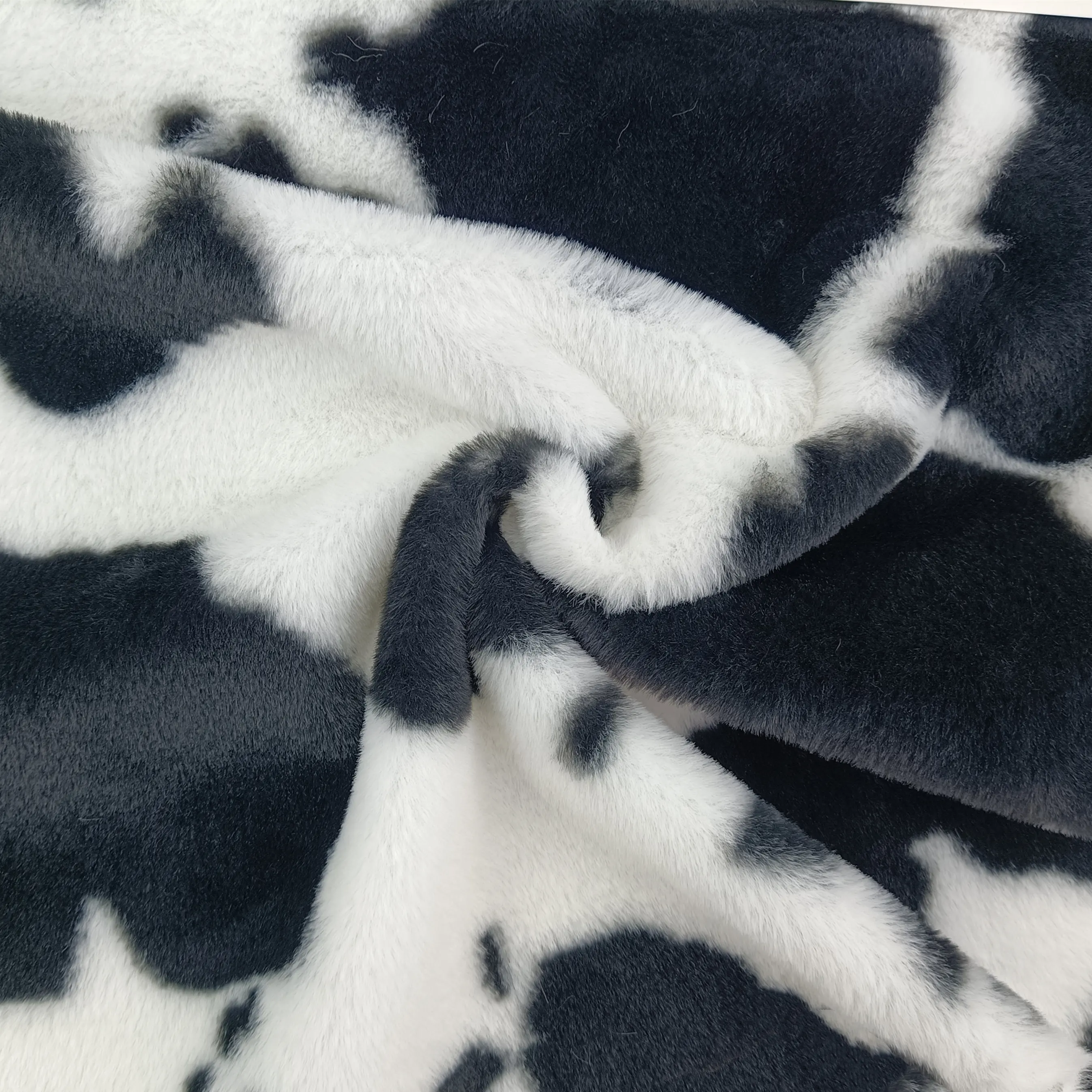 क्लासिक के लिए गाय प्रिंट खरगोश अशुद्ध फर कपड़े नरम गरम क्षेत्र गलीचा/कंबल/कोट