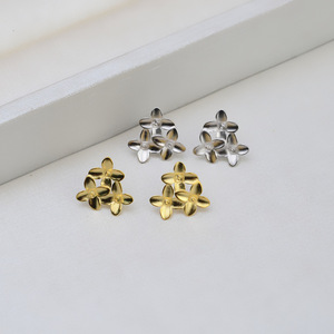 อุปกรณ์ทำเครื่องประดับ DIY สุดฮิต เงินแท้ S925  จี้เงินเรียบ 3 ดอกไม้เล็ก  ฐานเปล่าสำหรับใส่ไข่มุก 4-5 เม็ด  สำหรับทำเครื่องประดับ - Product Image 2