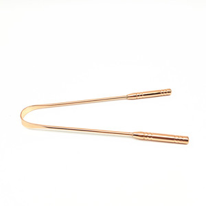 Nettoyant de langue en cuivre pur réutilisable, grattoir de langue avec poignée, soins bucco-dentaires ayurvédiques - Product Image 2