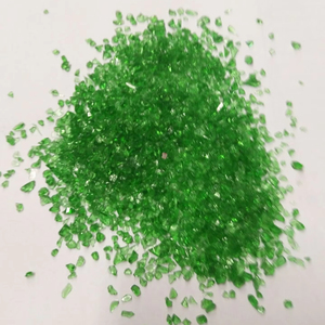 Suministro de fábrica, piedra de vidrio de color verde, grava de <span class=keywords><strong>arena</strong></span> de vidrio para paisaje de jardín, pavimentación de roca de vidrio - Product Image 1