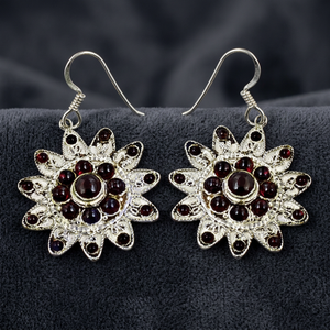 Boucles d'oreilles pendantes vintage en forme de fleur, plaquées argent, avec pierres naturelles et cristaux, sertissage griffe, bijoux pour femme, certifiés par un tiers - Product Image 3