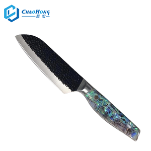 سكين سانتوكو بطبقة سوداء من الفولاذ المقاوم للصدأ مضادة للتآكل بمقبض صدفي أذن البحر يمكن تخصيصه كسكين طاهي - Product Image 1