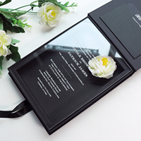Boîte de suite d'invitations d'anniversaire de mariage en acrylique élégant plexi glamour en matériau durable avec carte RSVP