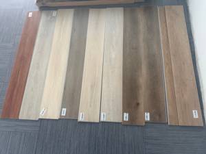 Plancher en vinyle SPC à noyau rigide imperméable en chêne traditionnel de luxe <span class=keywords><strong>EcoHome</strong></span> avec système de clic pour usage résidentiel - Product Image 1