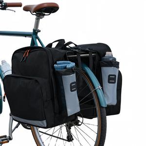 Sacoche de vélo 30L style sport en polyester, résistante à l'eau, avec fermeture éclair et double réflecteur pour porte-bagages arrière - Product Image 1