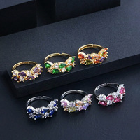 Bague polyvalente en cuivre et zircon multicolore, forme cœur, romantique, durable, base métallique, pour toutes les occasions, ajustement confortable, bague tendance