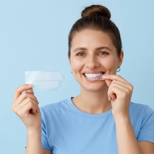 Strisce Sbiancanti per Denti all'Ingrosso, Corso di 14/28 Giorni per una Trasformazione Completa del Sorriso - Product Image 1