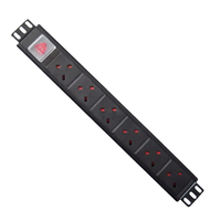 PDU en alliage d'aluminium 6 prises UK 13A, prises UK 135 degrés, montage en rack 1,5U avec interrupteur marche/arrêt