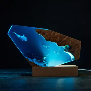 Cadeau de Noël modèle microscopique Creative Ocean Cave Diver Décoration de bureau Art Lampe en résine décorative