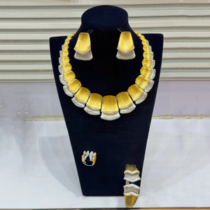 Ensemble de <span class=keywords><strong>bijoux</strong></span> de luxe Zhuerrui en zircon cubique, <span class=keywords><strong>parure</strong></span> de <span class=keywords><strong>bijoux</strong></span> géométriques en diamant américain, collier, bracelet, boucles d'oreilles, bague - Product Image 3