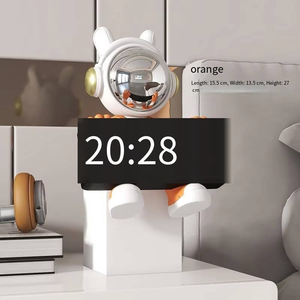 Orologio Astronauta Dipinto a Mano Creativo, Decorazione Multiuso per la Casa, Regalo di Laurea e Affari, in Resina Sintetica Morbida - Product Image 5